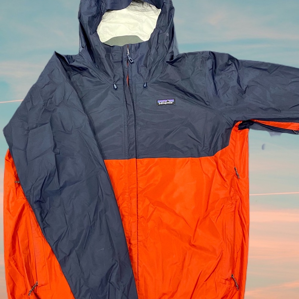 SOLD ($55) Patagonia Torrentshell Rain Coat (L)